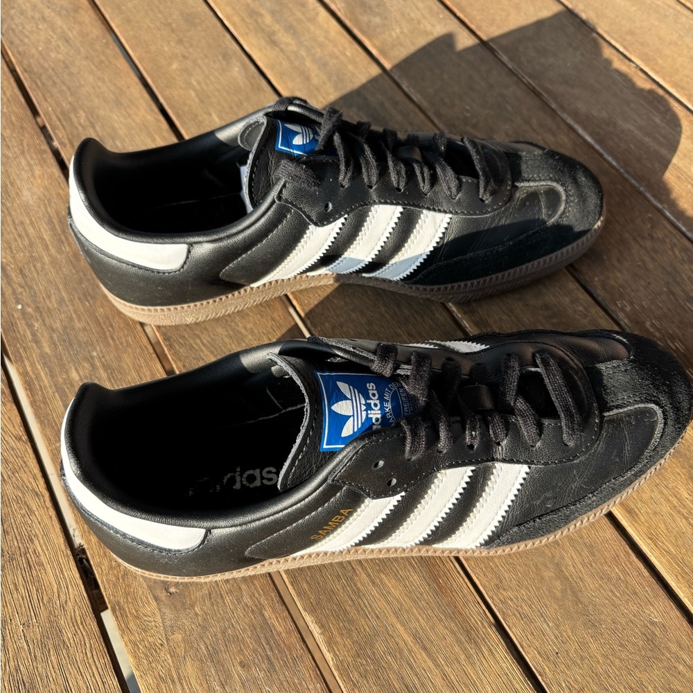 Adidas Black and White Classic Sneakers - Picture 4 of 6